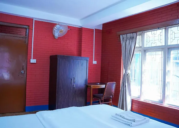 Makalu 2bhk Thamel 5 Min Walk 1st Floor Apartment *