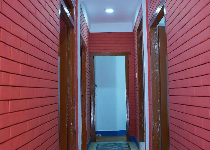 Makalu 2bhk Thamel 5 Min Walk 1st Floor Apartment